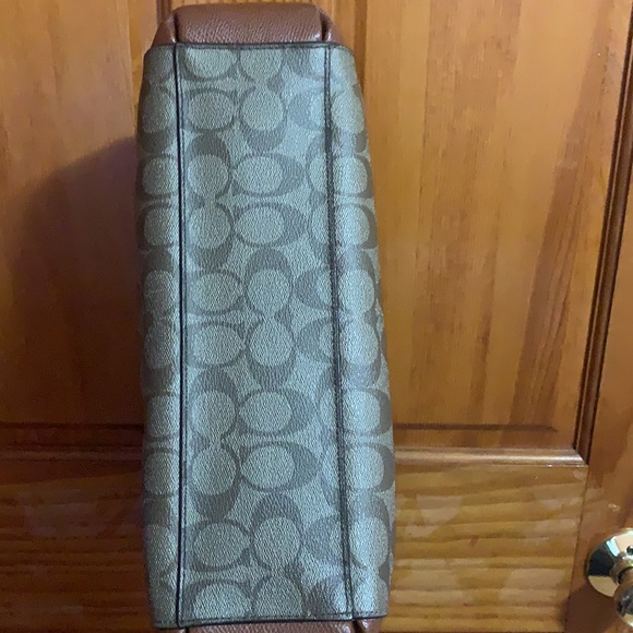 COACH Signature Bag - Picture 5 of 6